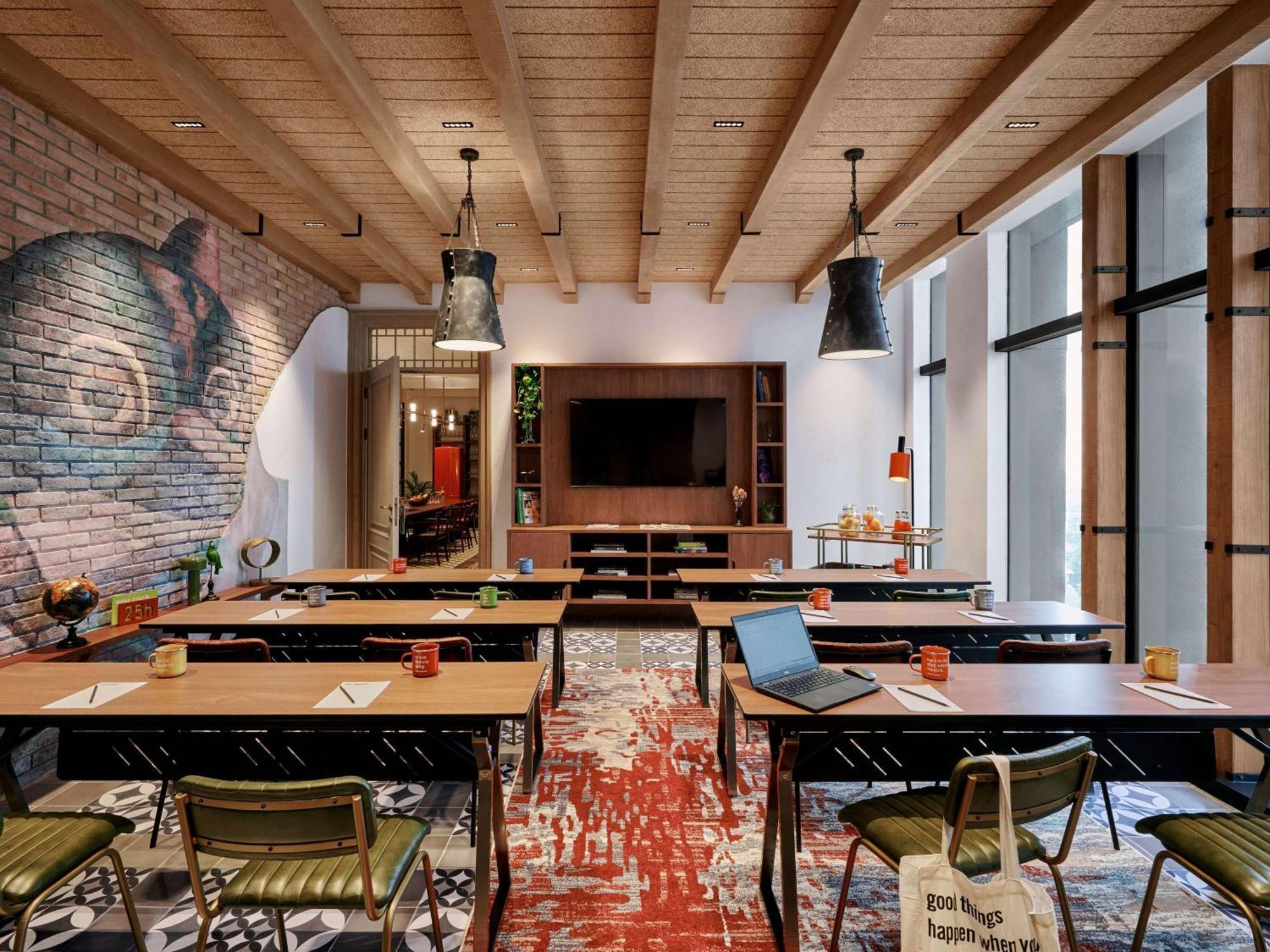 25Hours Hotel Jakarta The Oddbird Jacarta Exterior foto